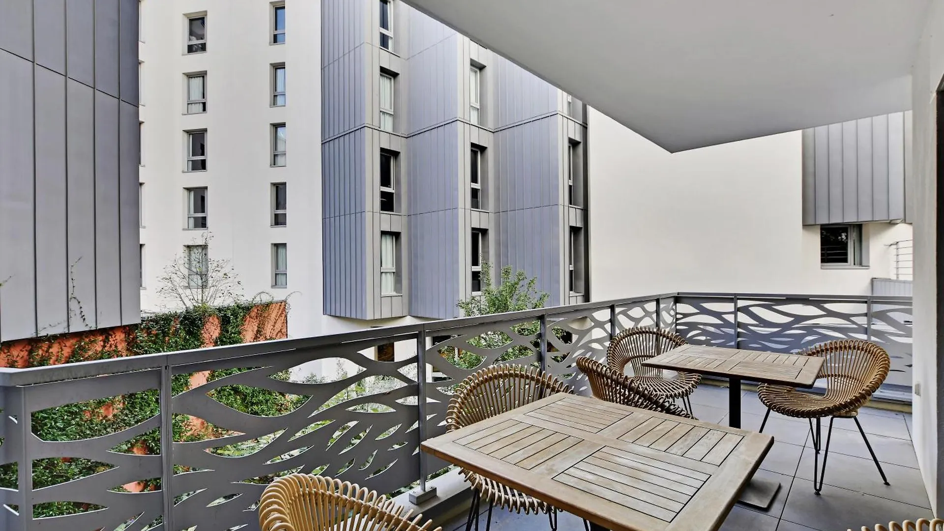 ****  Drawing House Hotel Paris France